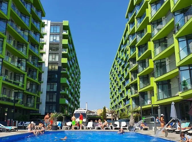 Sunway - Pool & Appartement Năvodari